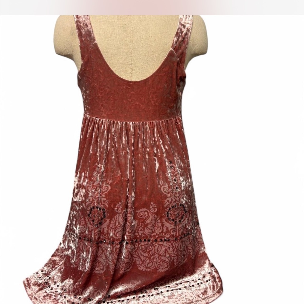 Velvet Sleeveless Dress in dust rose color
